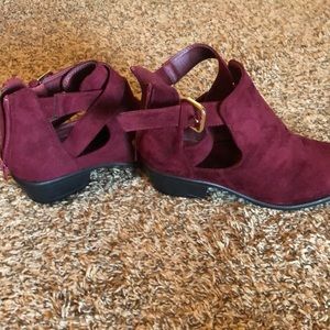 Maroon boots with low heel **never worn!